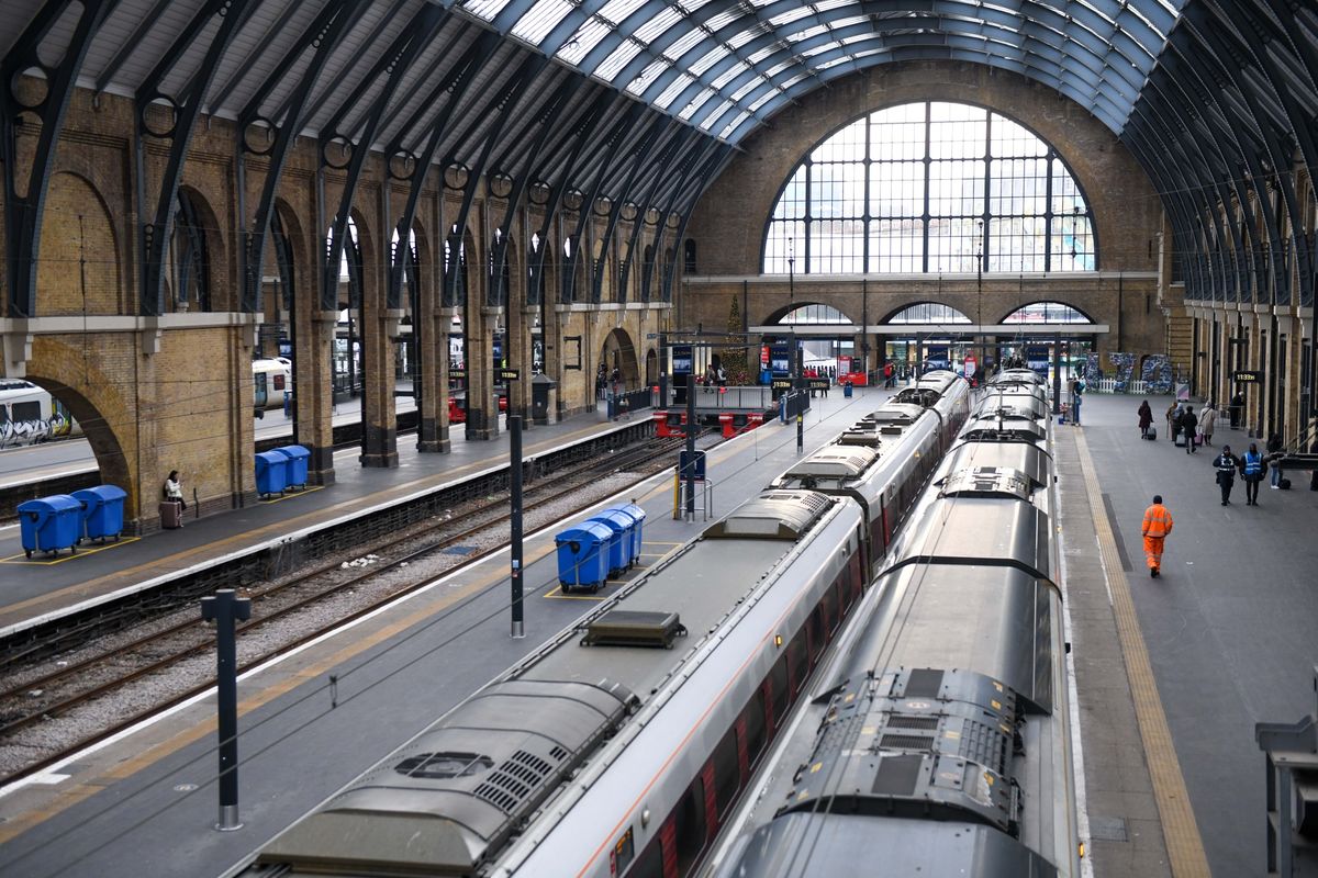 UK Train Companies Make ‘Final Offer’ to End RMT Strikes