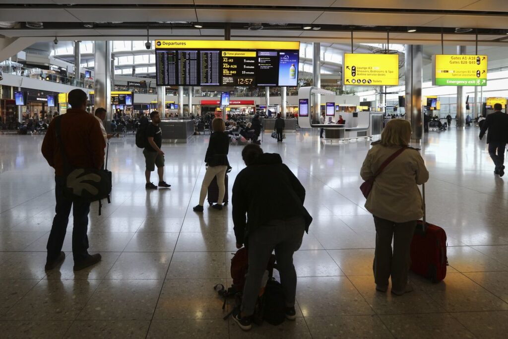 UK Reinstates Airport Slot Rules as Travel Rebounds From Slump