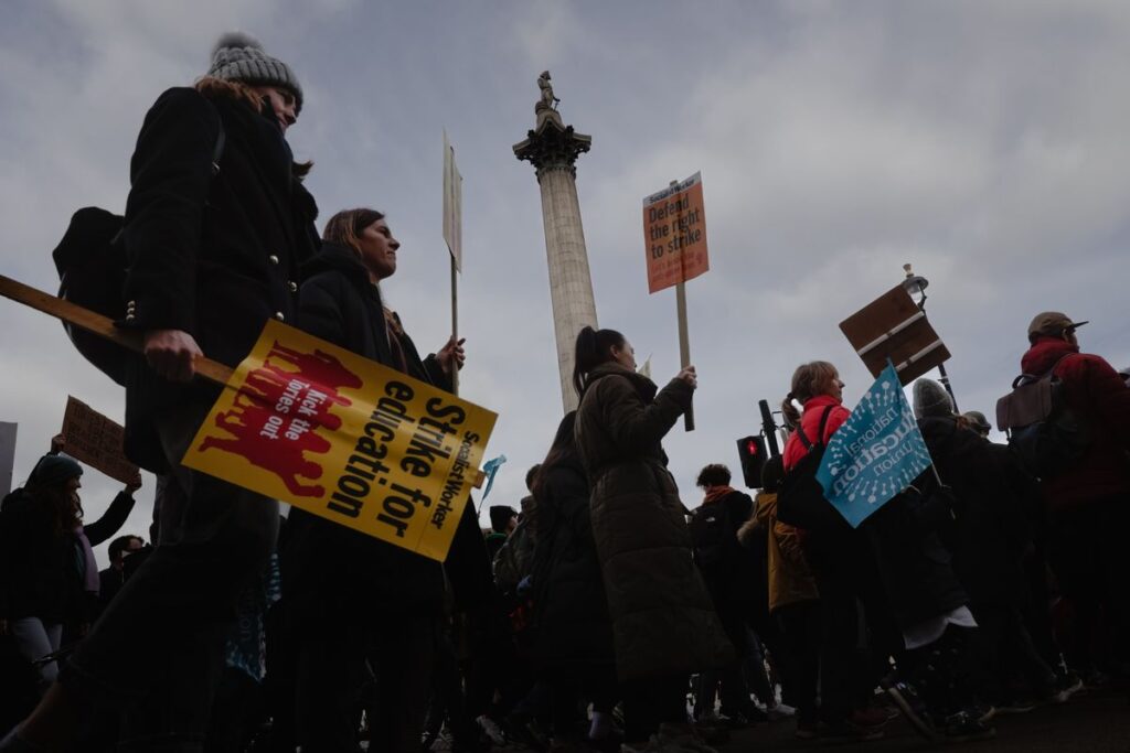 UK Budget Day Strikes Swell as 33,000 More Civil Servants Join