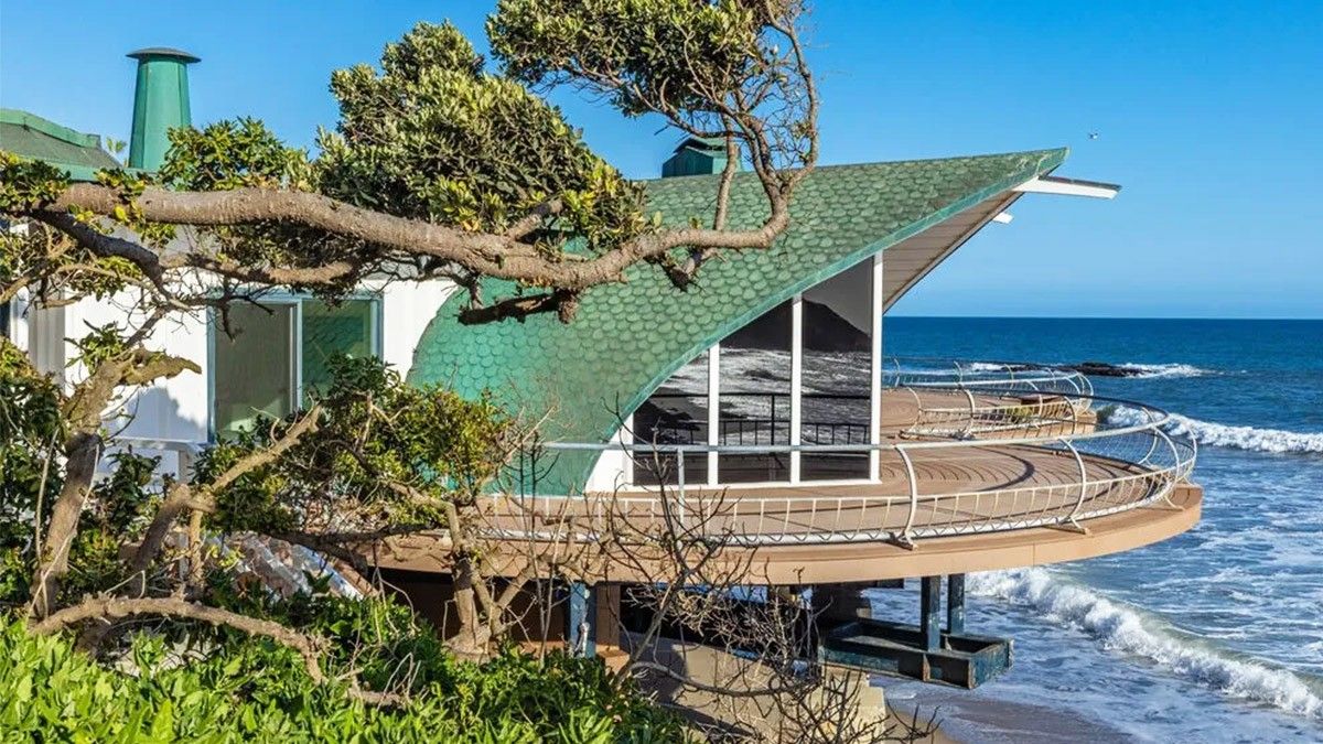 Ride the ‘Wave’ in This Iconic Malibu Retreat for $49.5M