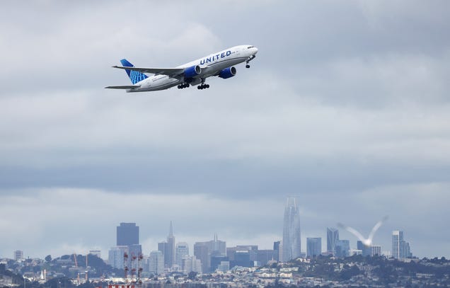 United Arlines pilots don’t want to be promoted