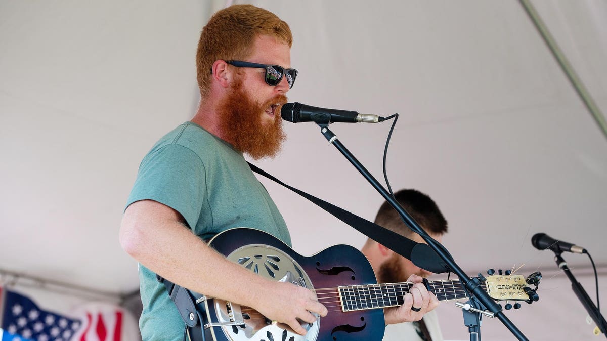 ‘Rich Men North Of Richmond’ Tops Billboard Hot 100 For Second Week As Country Dominates Charts