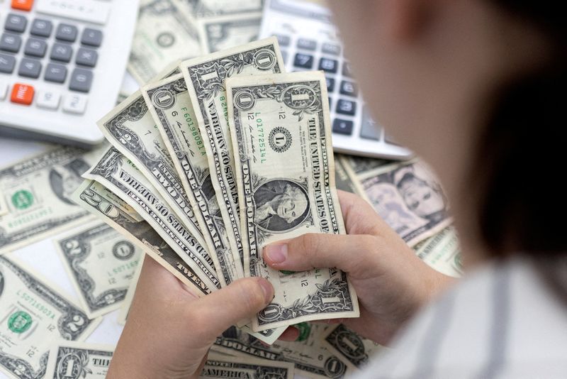 Middle east conflict keeps dollar elevated on safe-haven bids