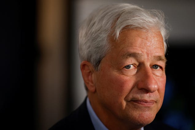 Jamie Dimon isn’t the only bank exec selling shares