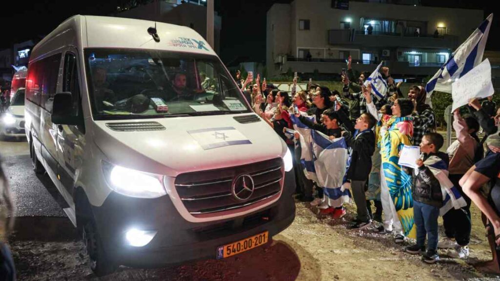 Hamas frees further 17 hostages on third day of Israel-Gaza truce