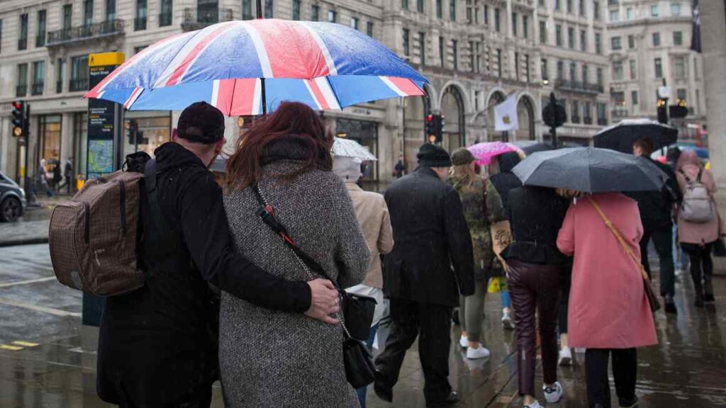 UK urged to use ‘superpower’ strength in services to boost living standards