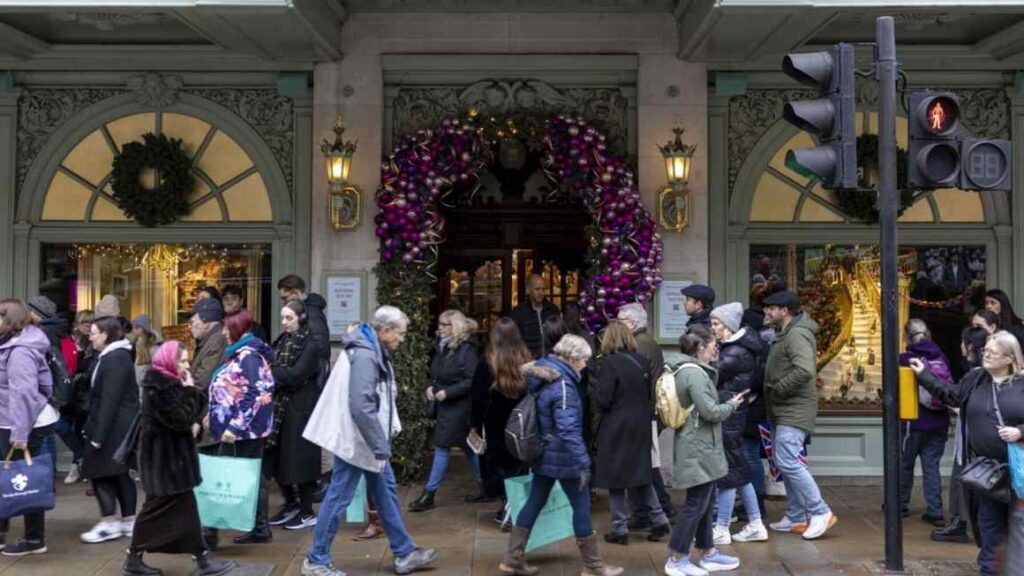 UK business activity rises faster than expected in December