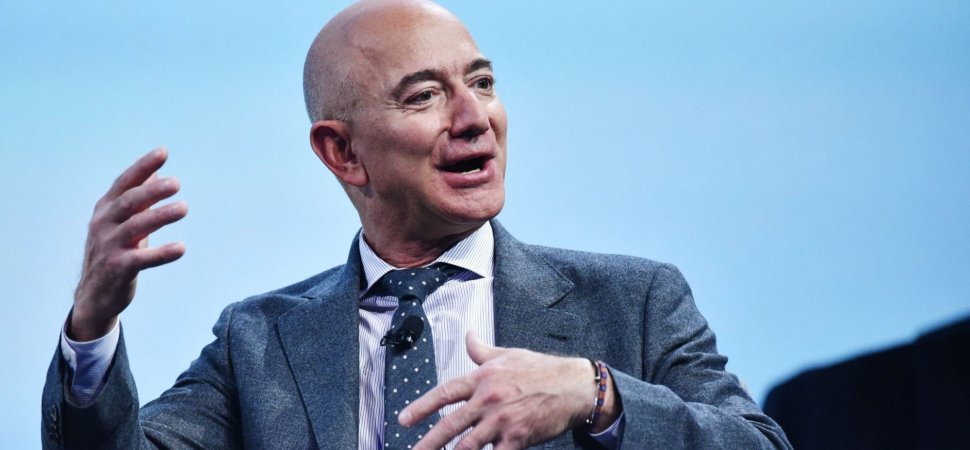 Jeff Bezos Says This Is Why He Banned PowerPoint at Amazon. It’s a Lesson in How to Think