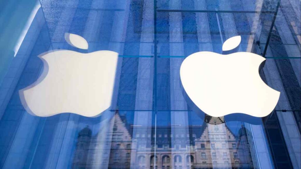 US stocks close higher as Apple notches biggest daily gain since May