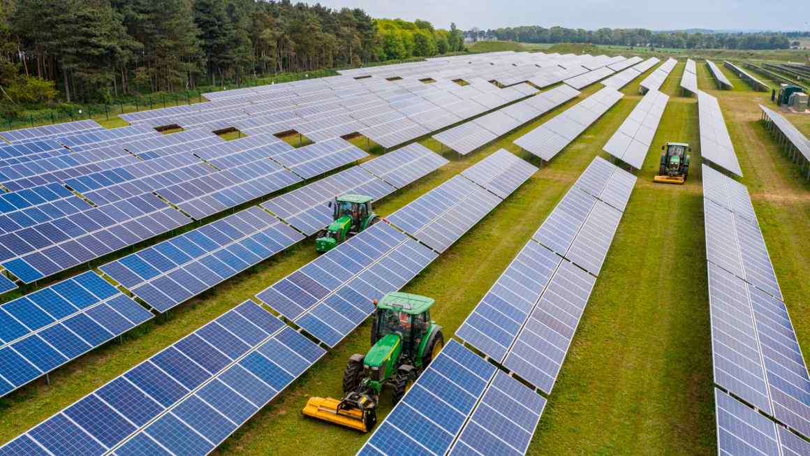 BP faces activist investor pressure to ditch clean energy pledges