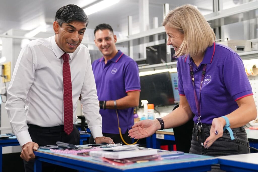 Elliott and JD.com consider battle over U.K retailer