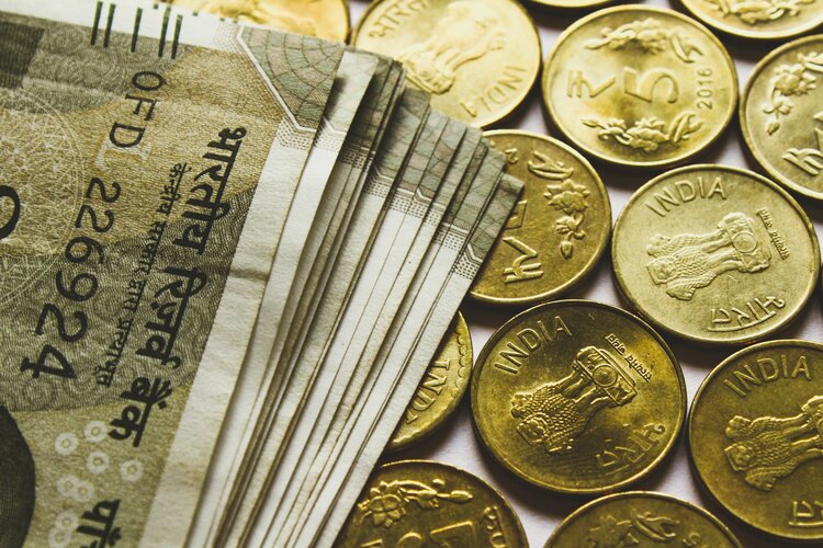 USD/INR recovery loses steam, eyes on Indian, US CPI data