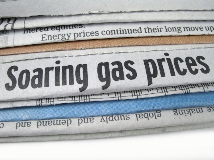 Natural Gas holds on to gains while US Dollar flirts with key level