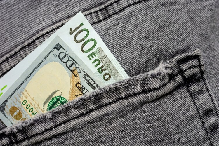 EUR/USD finds thin Friday gains but still trapped below 1.09