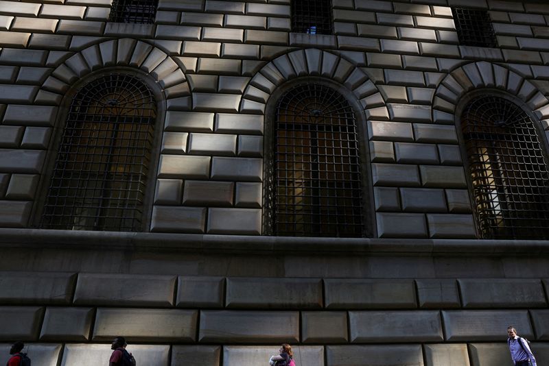 NY Fed report finds mostly stable inflation expectations in August