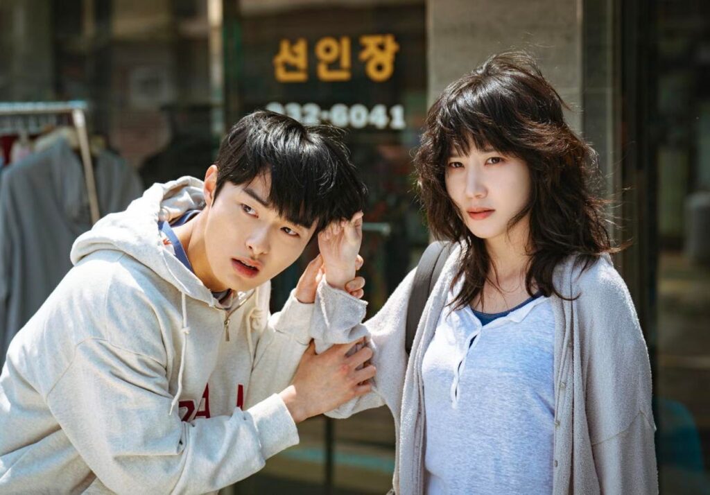 Park Eun-Bin Holds Power Over Life And Death In ‘Hyper Knife’