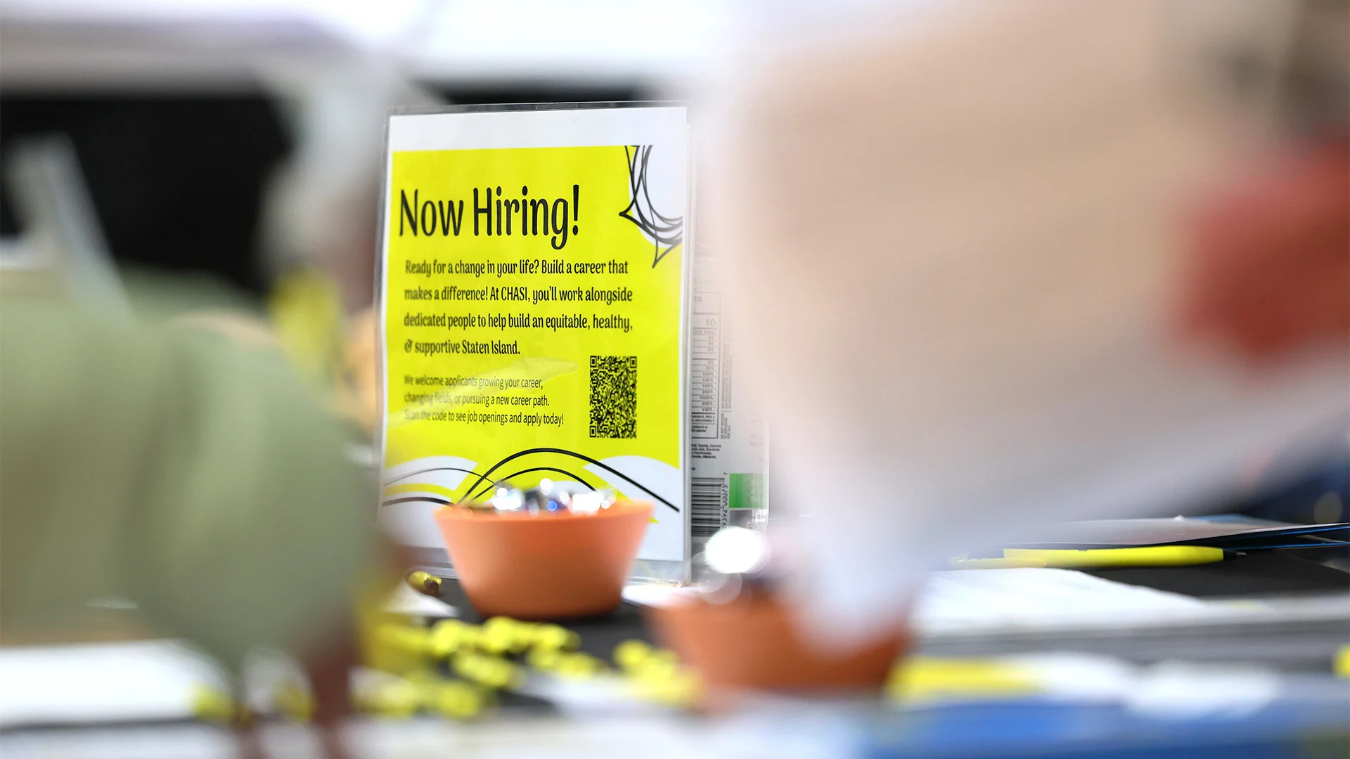 Jobless Claims Dip as Layoff Uncertainty Lingers