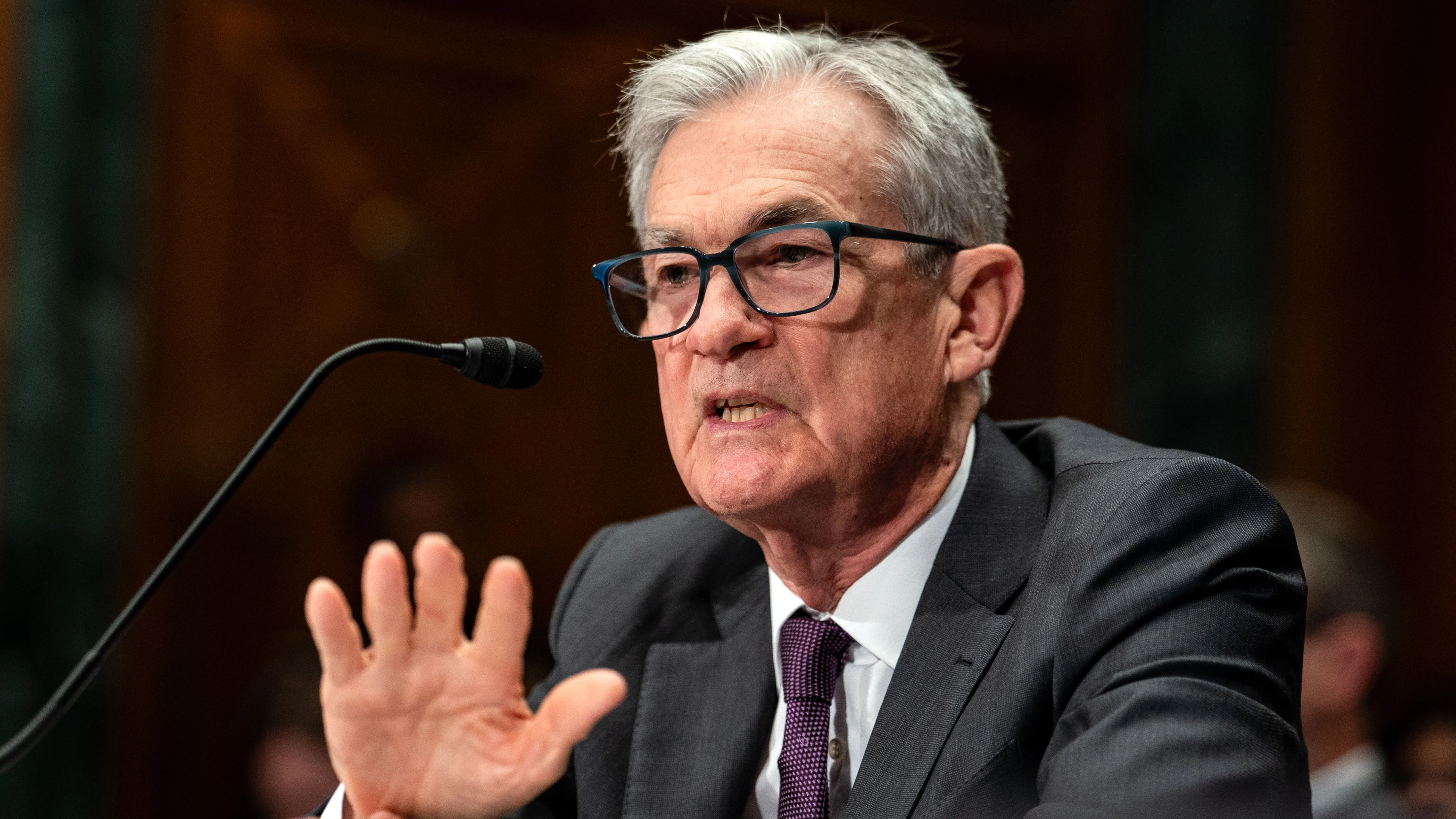 Hassett Says White House Probing Fed Renovation Costs, Authority to Fire Powell