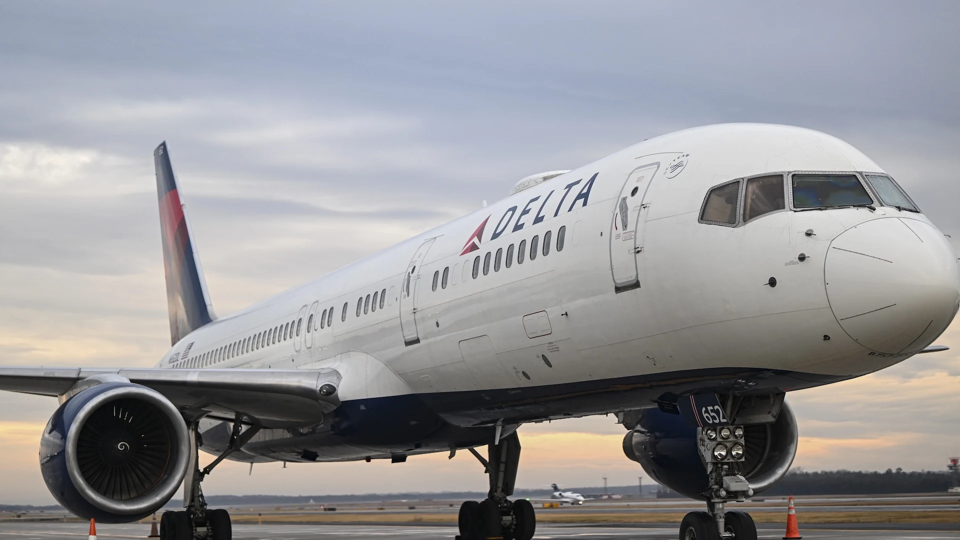 Delta’s CEO Just Explained Why the Airline Is Taking Apart Brand-New Planes and It’s Brilliant