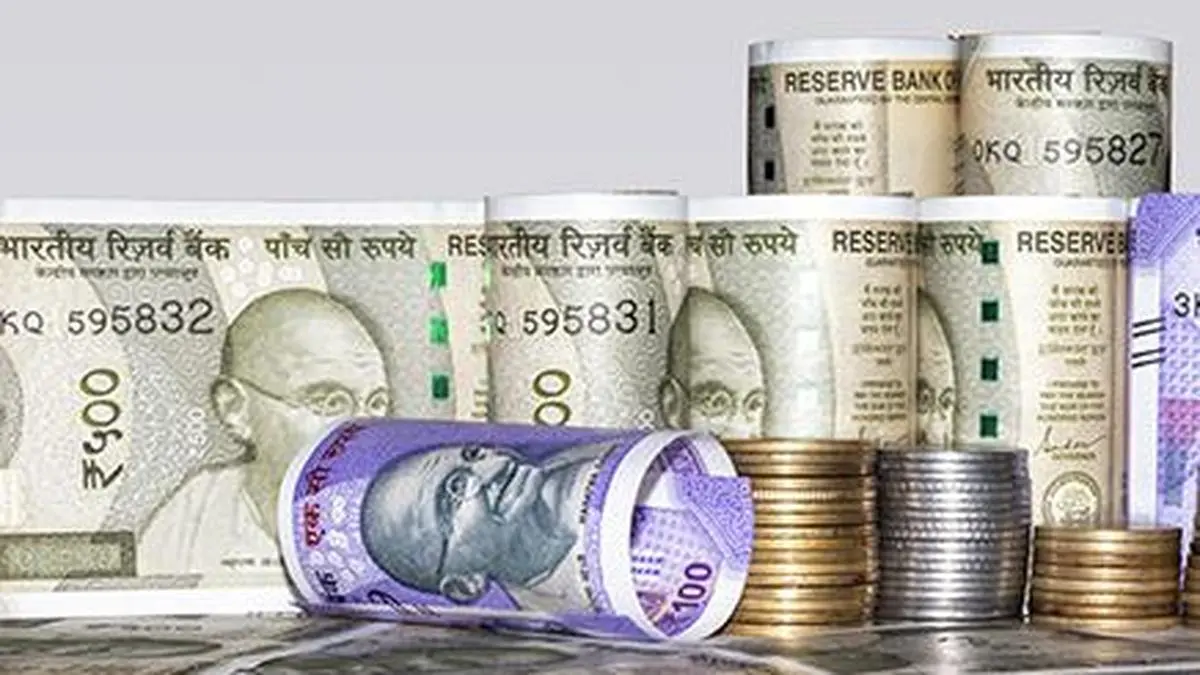 Weak credit growth and rate cuts to squeeze profit at HDFC, ICICI Banks