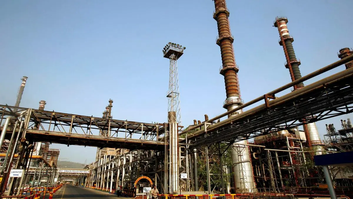 India hasn’t given refiners directions not to buy Russian Oil