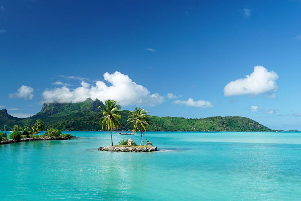 Rich Bitcoiners Are Reportedly Spending BTC on Luxury Holidays: Does This Really Make Sense?