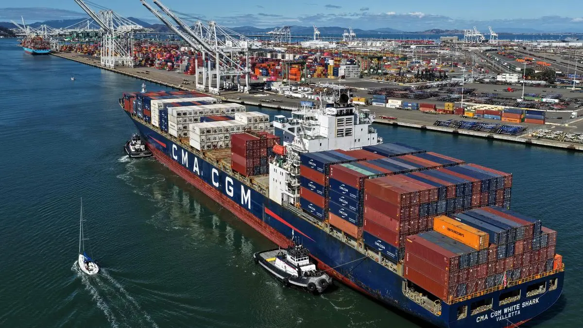 Chinese export boom can’t stop economy’s slowdown