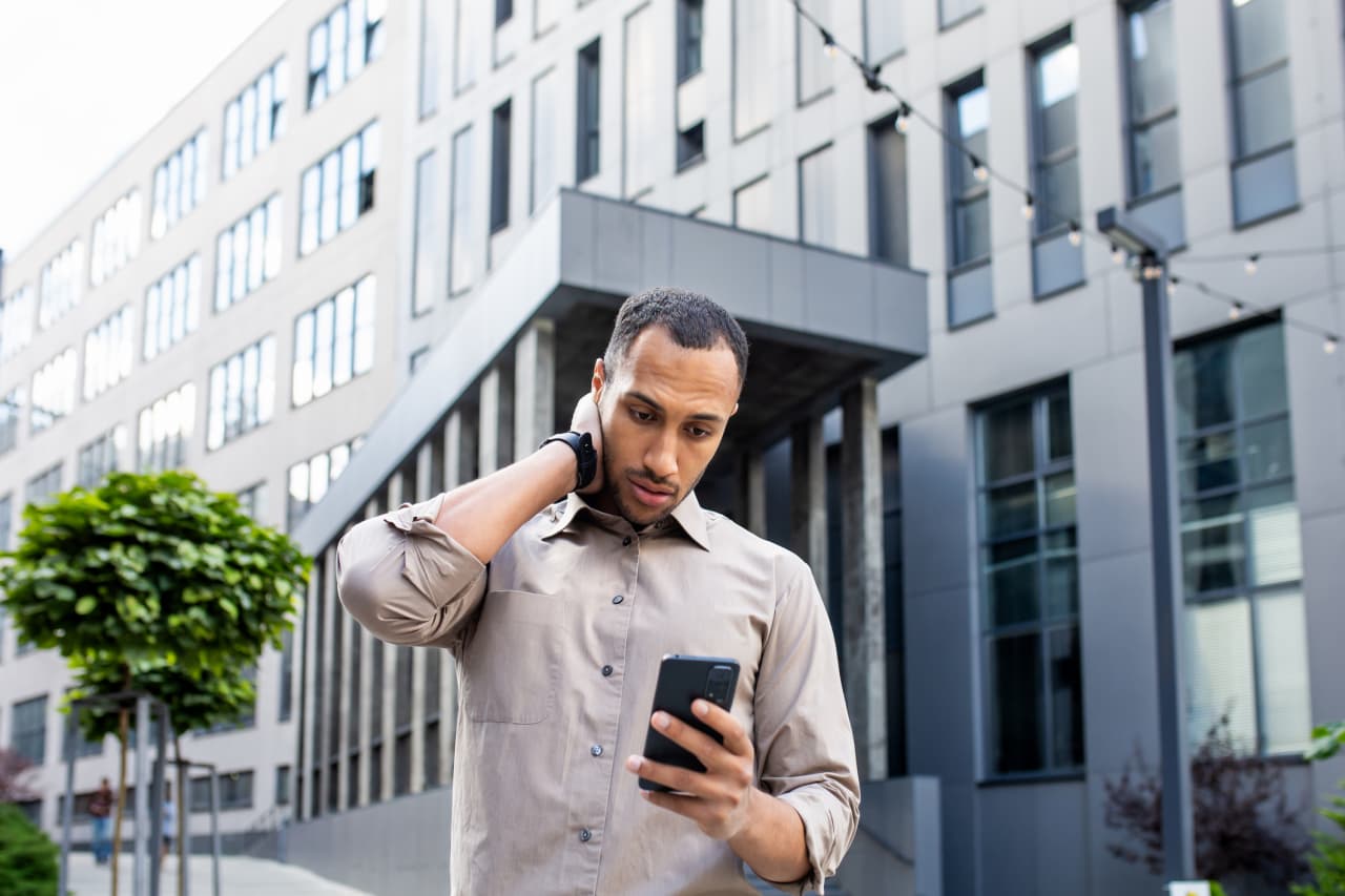 I’m 30 and I owe my dad $975 for covering my cellphone bill. Is it wrong to feel weirdly annoyed?