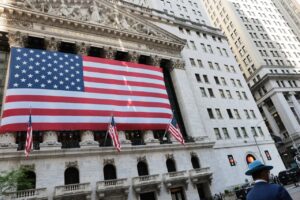 U.S. stock futures mixed, oil prices surge as new attacks threaten the cease-fire with Iran