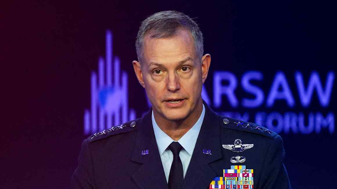 Nato’s supreme commander warns Moscow against attacks in Europe